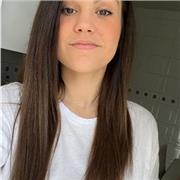 Profesora con gran vocación del alumnado de primaria.
